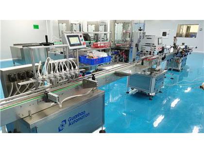 灌裝機，旋蓋機，貼標機，生產(chǎn)車間安裝完成